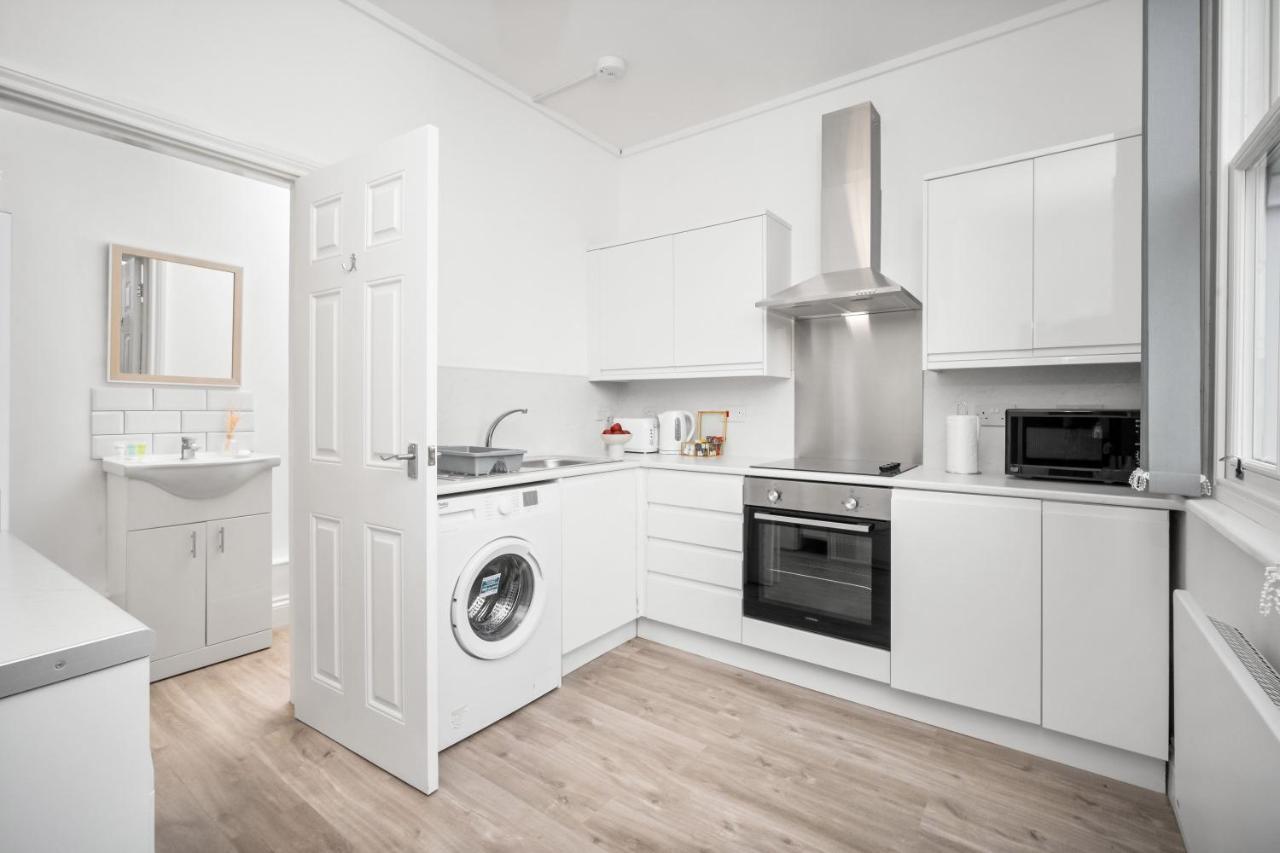 Beautiful Waterside Apartment - Parking - Perry Barr - Top Rated Бирмингем Экстерьер фото